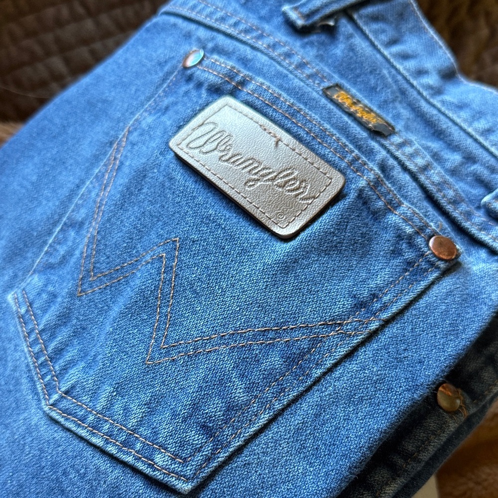 Wrangler Men's Blue Bootcut Jeans with Signature Patch